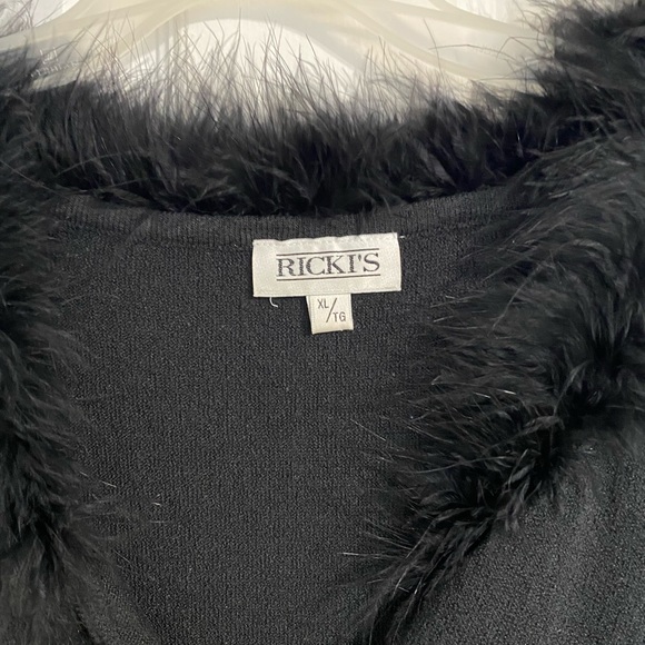 Ricki’s cardigan - Picture 2 of 2